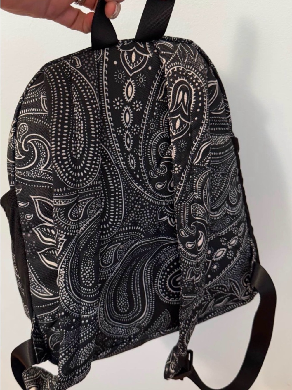 Vera Bradley Black & White Paisley Daypack - Picture 2 of 4